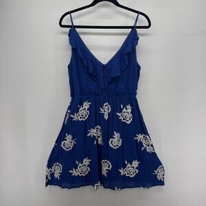 Francesca’s Mi Ami Floral Embroidered Dress Womens Medium Blue‎ White Ruffles